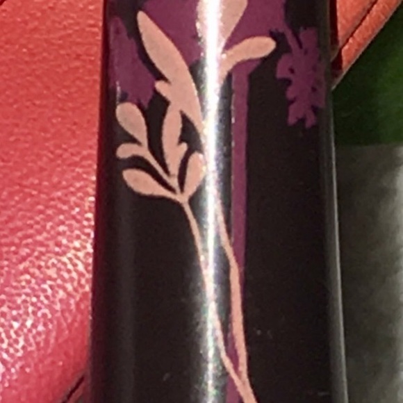 peace, ❤️ & 👄. 8 high end lipsticks & Gloss & bag - Picture 8 of 8